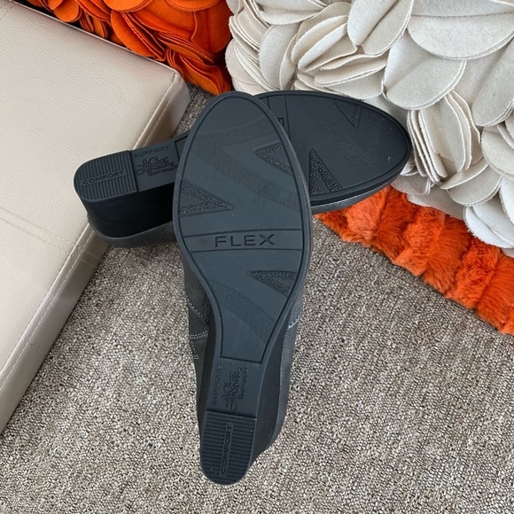 🦋 Life Stride Flex Dark Gray Wedge Booties, size 6.5M - Picture 7 of 7